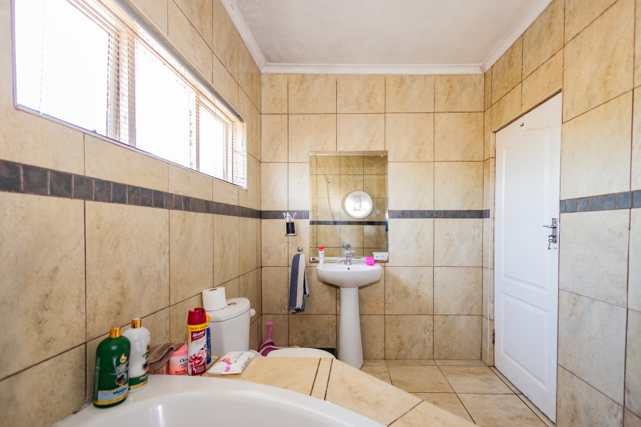 7 Bedroom Property for Sale in Northpine Western Cape